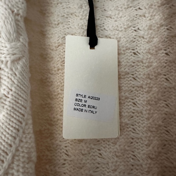 ❤️ NWT GORGEOUS WOOL BLEND CARDIGAN. MADE IN ITALY. SIZE MEDIUM. ECRU COLOR - Picture 2 of 5
